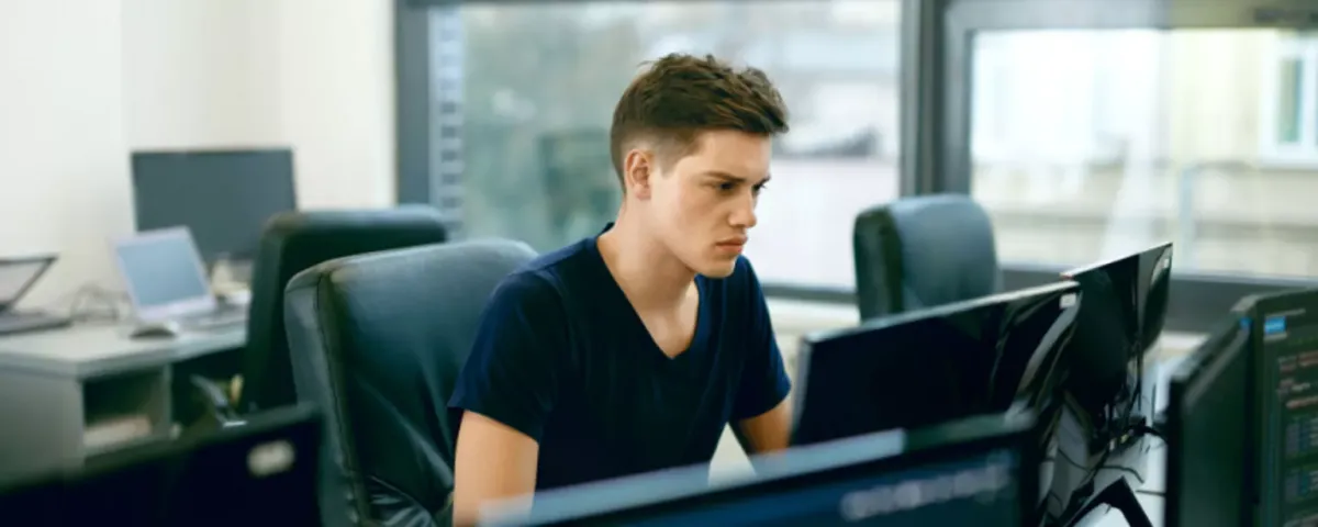 Where junior Rails devs actually get hired in 2026. Shopify, GitLab, Stripe, and 9 more companies, plus salary ranges and the skills that matter.